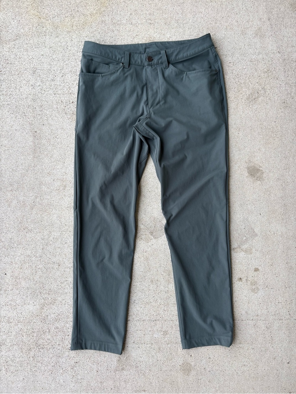 Lululemon ABC Classic Fit 5 Pocket Tech Pants Moss Sage Green 32x29